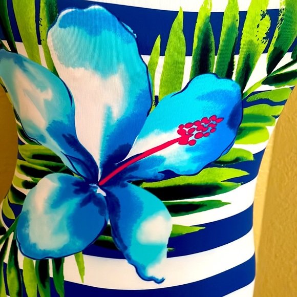 Tommy Bahama swimwear - Picture 2 of 5